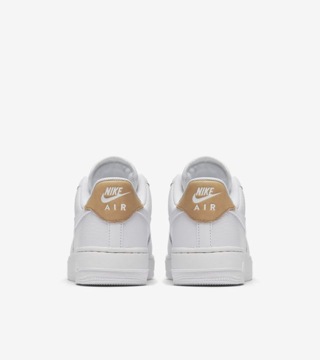 Nike Air Force 1 07 'White & Gum Light Brown'. Nike SNKRS US