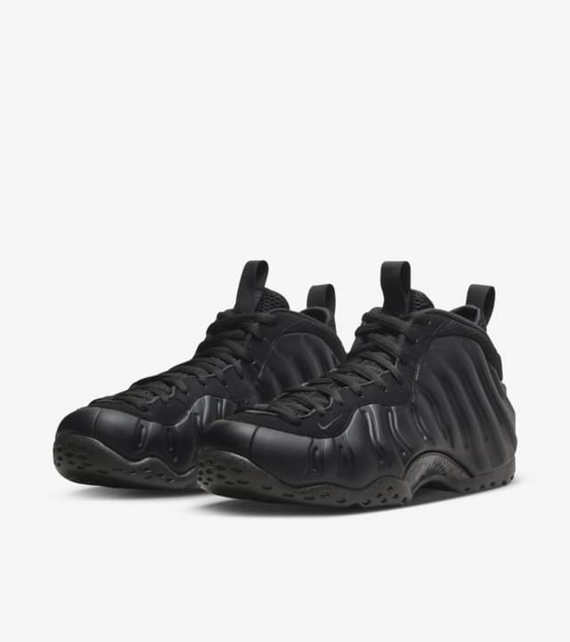 foamposite one black