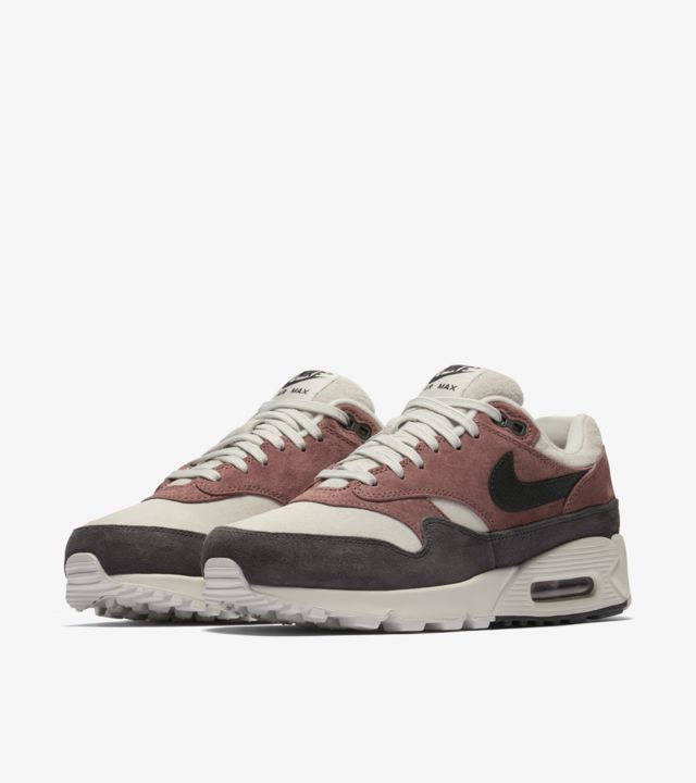 gray nike air max shoes