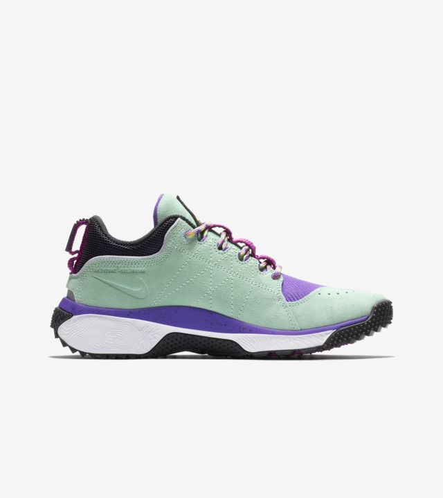 acg nike dog mountain