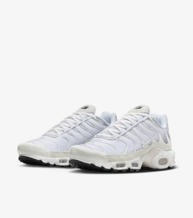 Air Max Plus 'Pure Platinum' (FN7813-001) Release Date . Nike SNKRS ZA