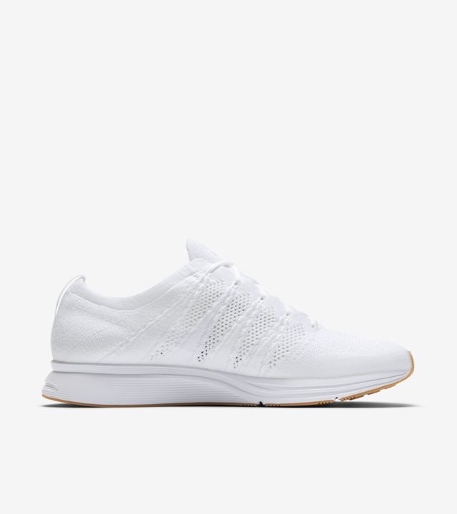 nike flyknit trainer beige