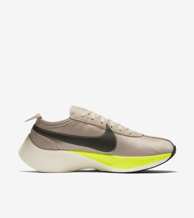 nike moon racer volt