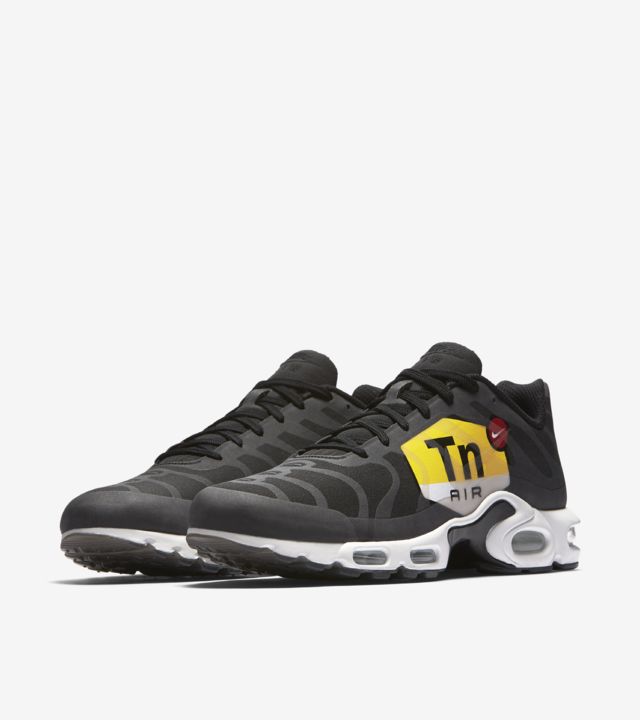 Nike Air Max Plus Big Logo 'Black & White' Release Date. Nike SNKRS NL