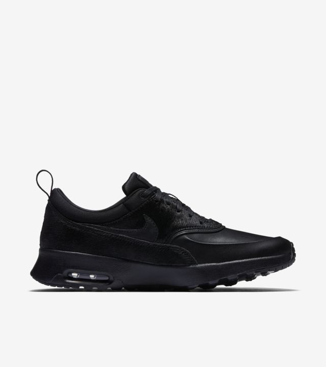 black nike air max thea womens