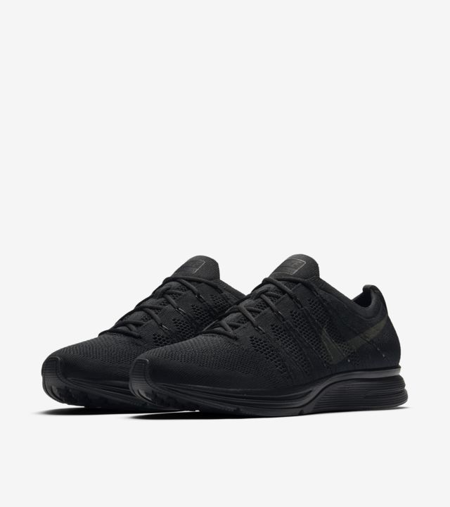 nike flyknit racer noir