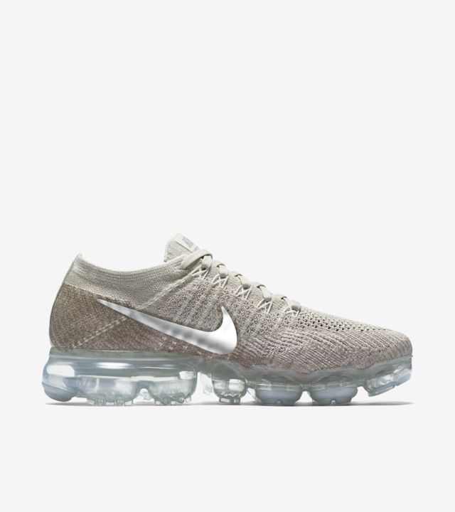 Women's Nike Air VaporMax 'String'. Nike SNKRS