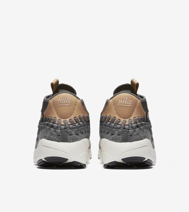 nike footscape woven chukka price
