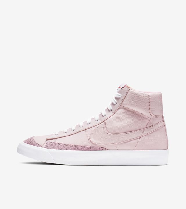 pink blazers 77