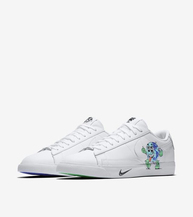 earth day nike blazer