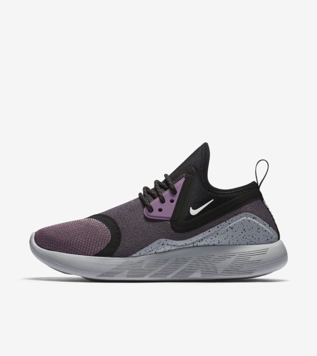 Women's Nike LunarCharge Essential 'Violet Dust'. Nike SNKRS FI