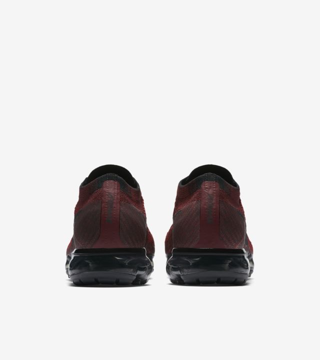 vapormax black dark team red
