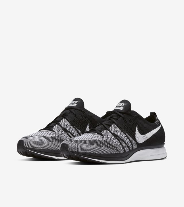 nike flyknit black mens