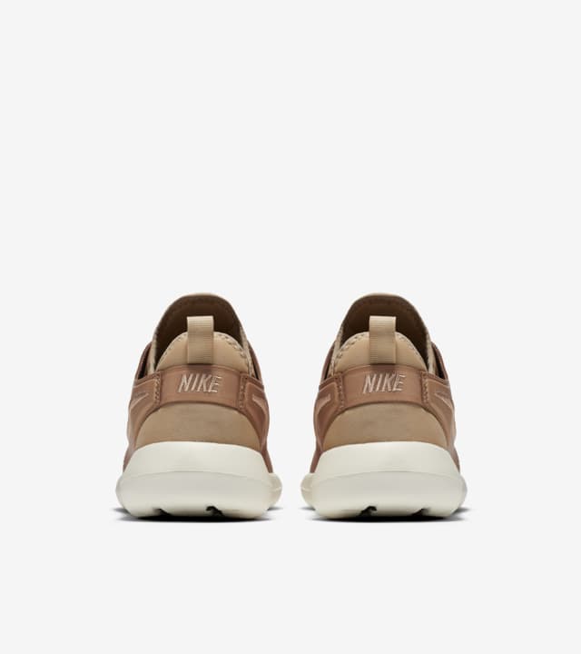 NikeLab Roshe Two Leather 'Vachetta Tan'. Nike SNKRS US