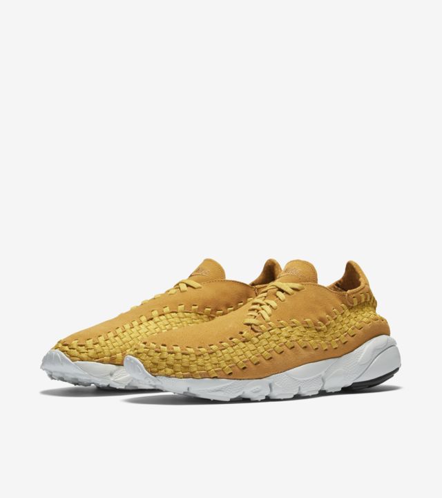 Nike Air Footscape NM Woven 'Desert Ochre & Gold Dart'. Nike SNKRS IE