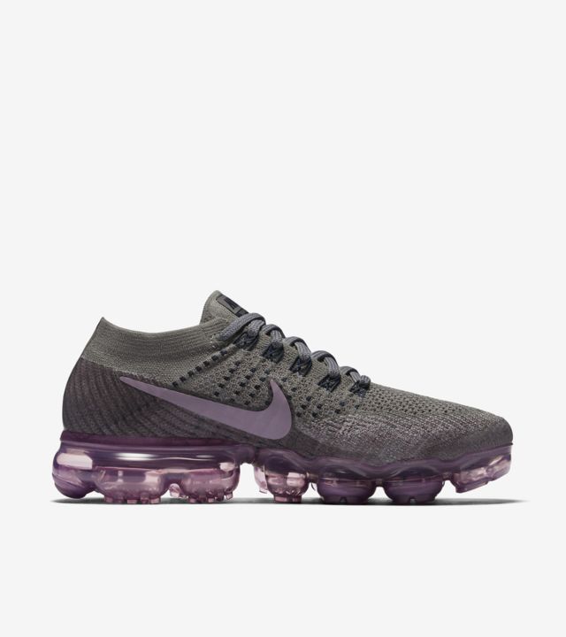 Women's Nike Air Vapormax 'College Navy & Tea Berry'. Nike SNKRS