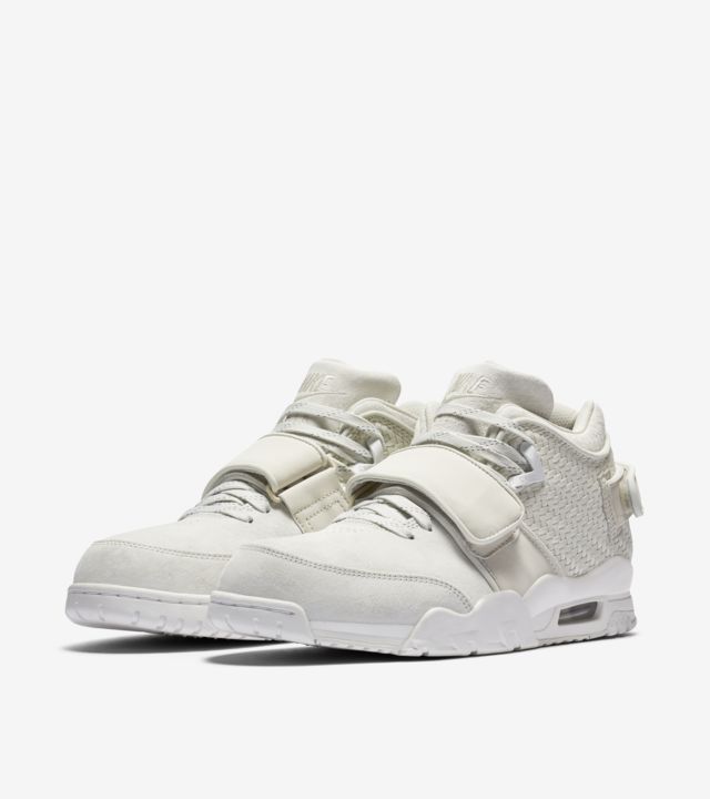 nike air trainer cruz light bone