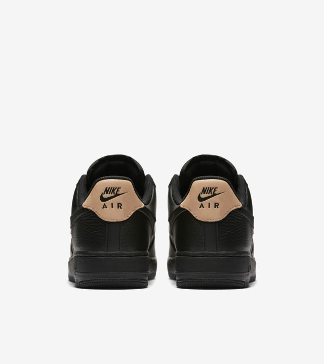 Nike Air Force 1 07 'Black & Gum Light Brown'. Nike SNKRS
