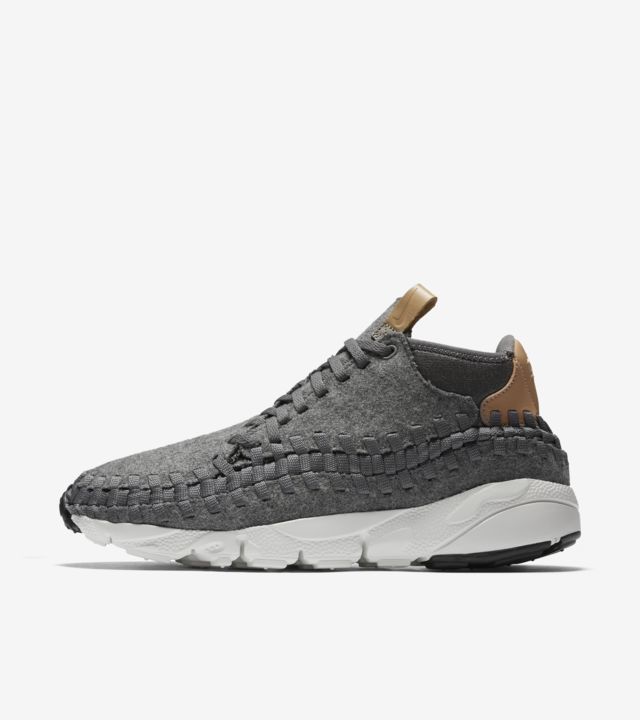 Nike Air Footscape Woven Chukka SE ‘Dark Grey'. Release Date. Nike SNKRS US