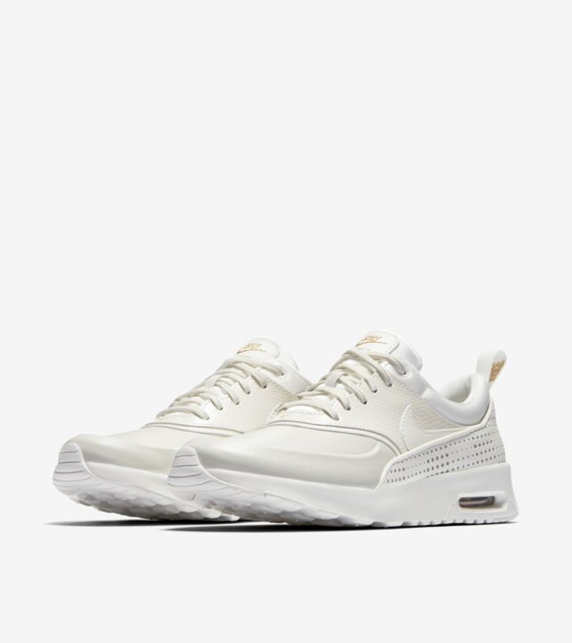 womens nike air max thea black and gold