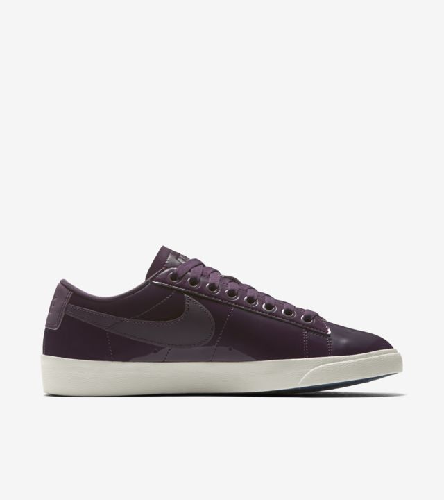 Nike Women's Blazer Low 'Port Wine' Release Date. Nike SNKRS US