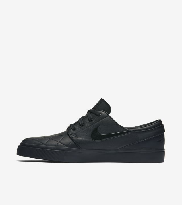 Nike SB Zoom Stefan Janoski Elite 'Triple Black'. Nike SNKRS