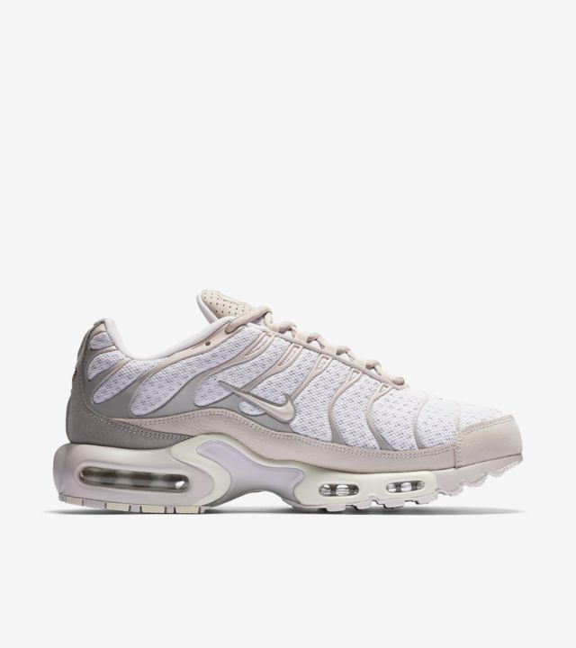 Nike Air Max Plus 'Pearl Pink'. Nike SNKRS US