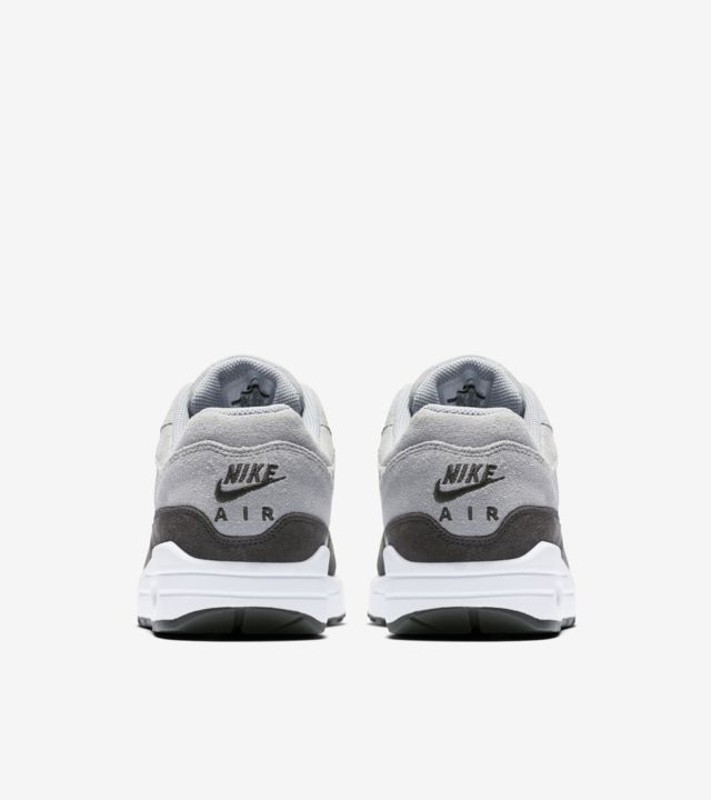 nike air max grey and black