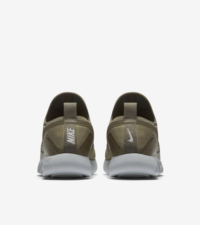 w nike lunarcharge essential