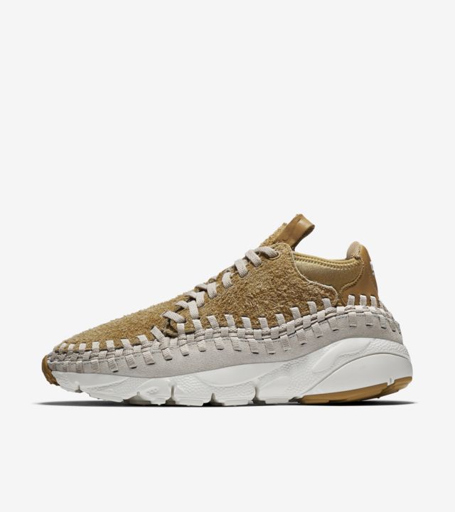 Nike Air Footscape Woven Chukka 'Flat Gold'. Nike SNKRS