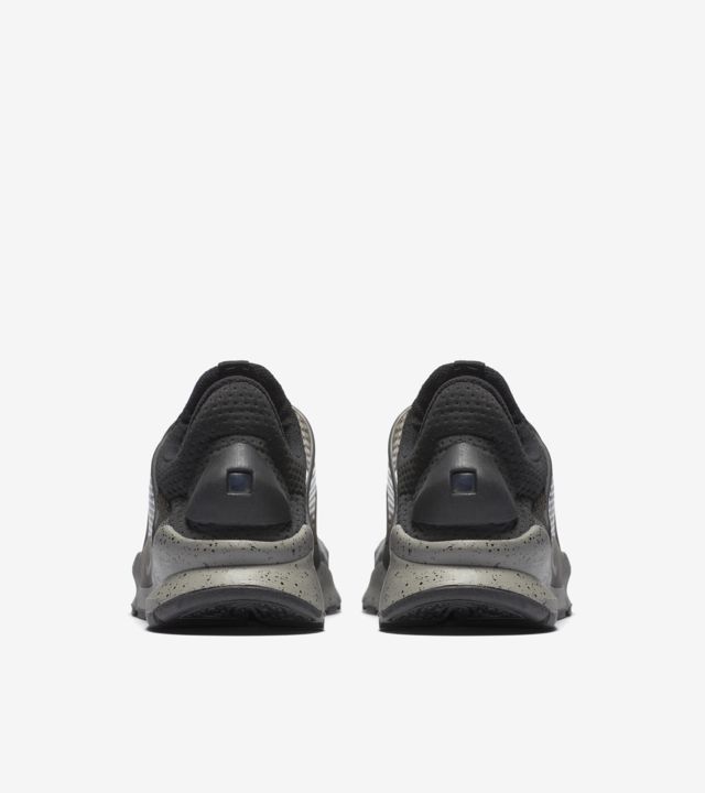 Nike Sock Dart SE Premium 'Dust Grey'. Nike SNKRS GB