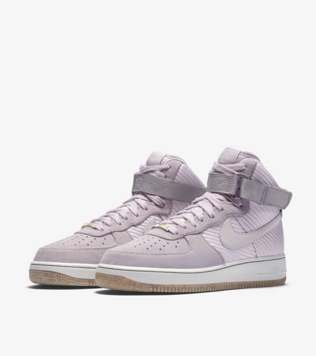 Women's Nike Air Force 1 'Bleached Lilac'. Nike SNKRS
