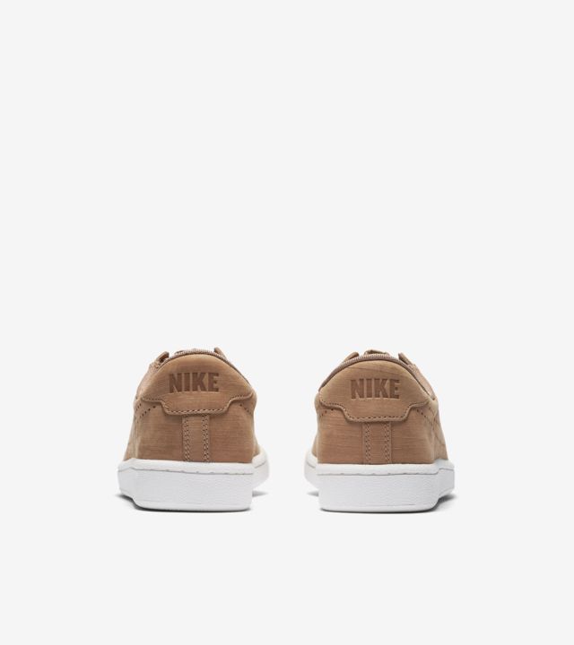 nike tennis classic ease