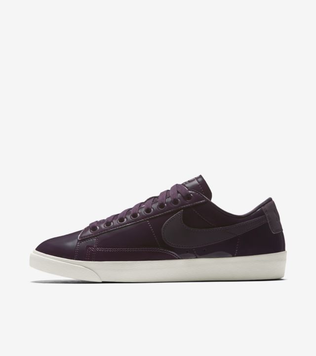 Nike Women's Blazer Low 'Port Wine' Release Date. Nike SNKRS US