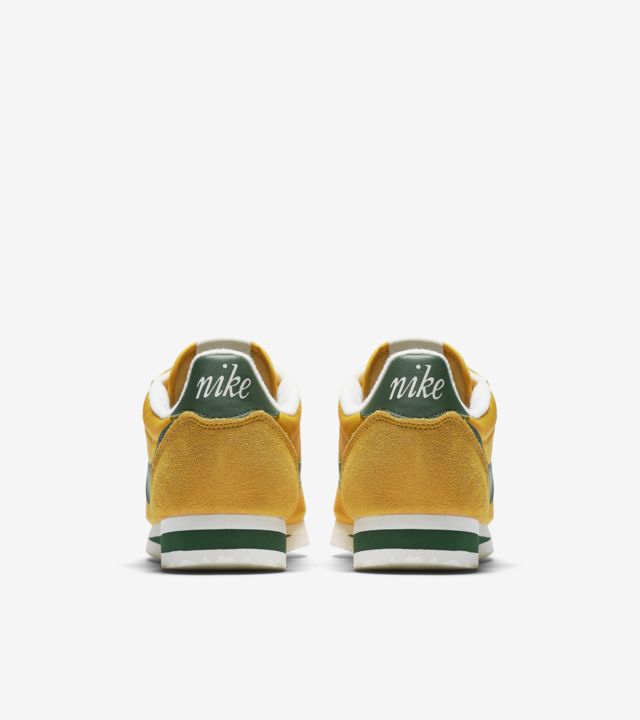 nike classic runners
