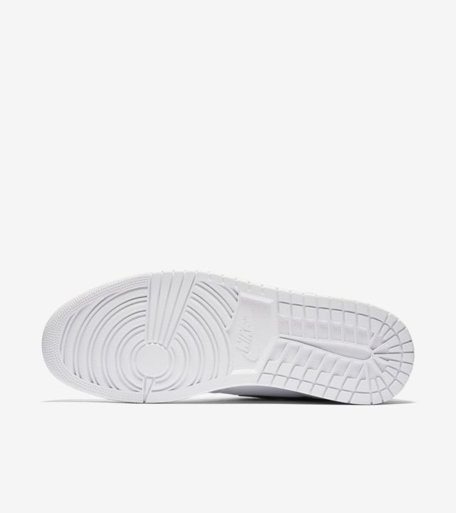 Air Jordan 1 Retro High OG 'White & Black' Release Date. Nike SNKRS