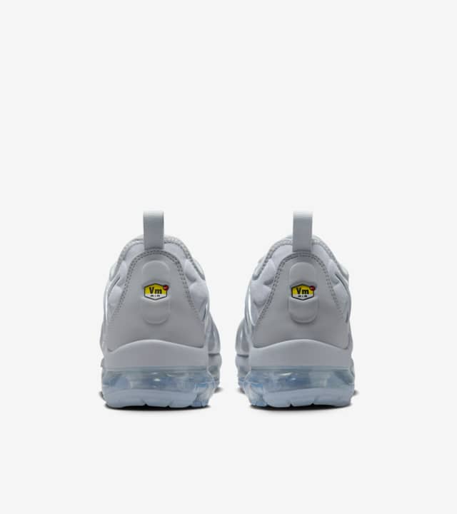 vapor air max plus grey