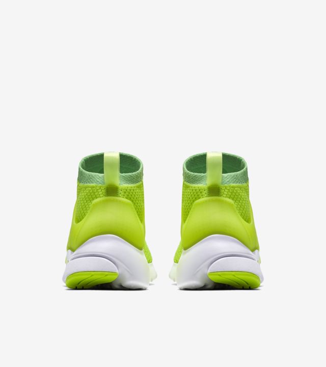 volt green nike presto