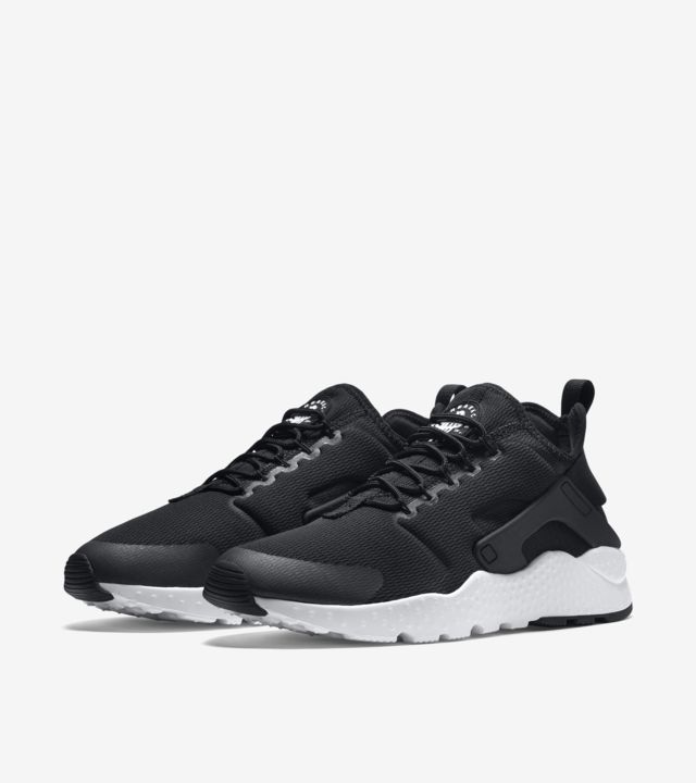 nike black and white huarache womens