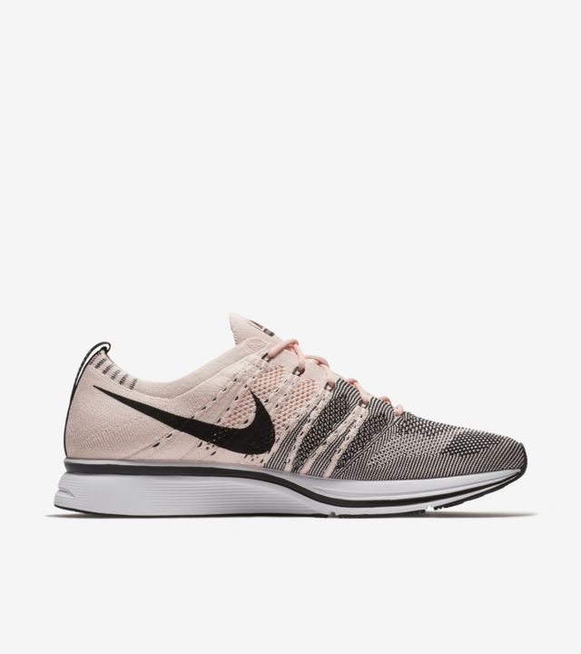 Nike Flyknit Trainer 'Sunset Tint'. Nike SNKRS