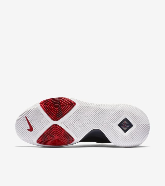 Kyrie 3 'Samurai'. Nike SNKRS AT