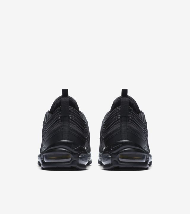 air max black on black