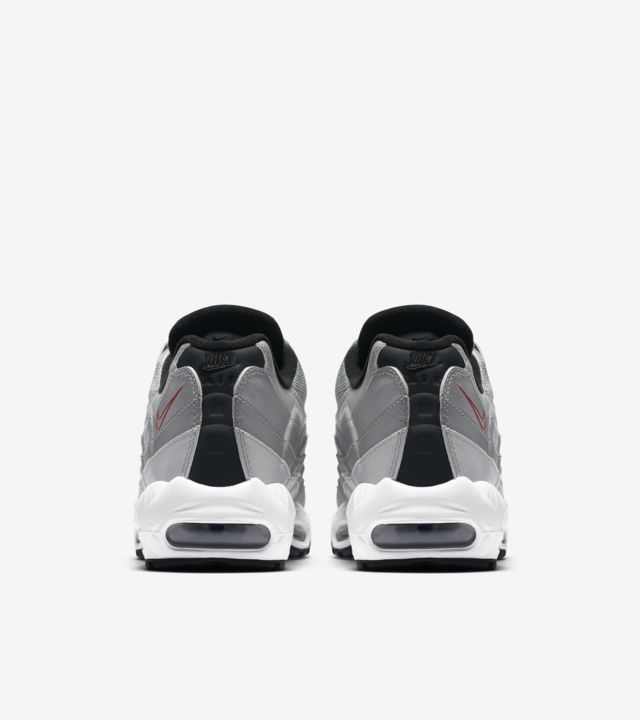 Nike Air Max 95 Premium 'Metallic Silver'. Nike SNKRS PT