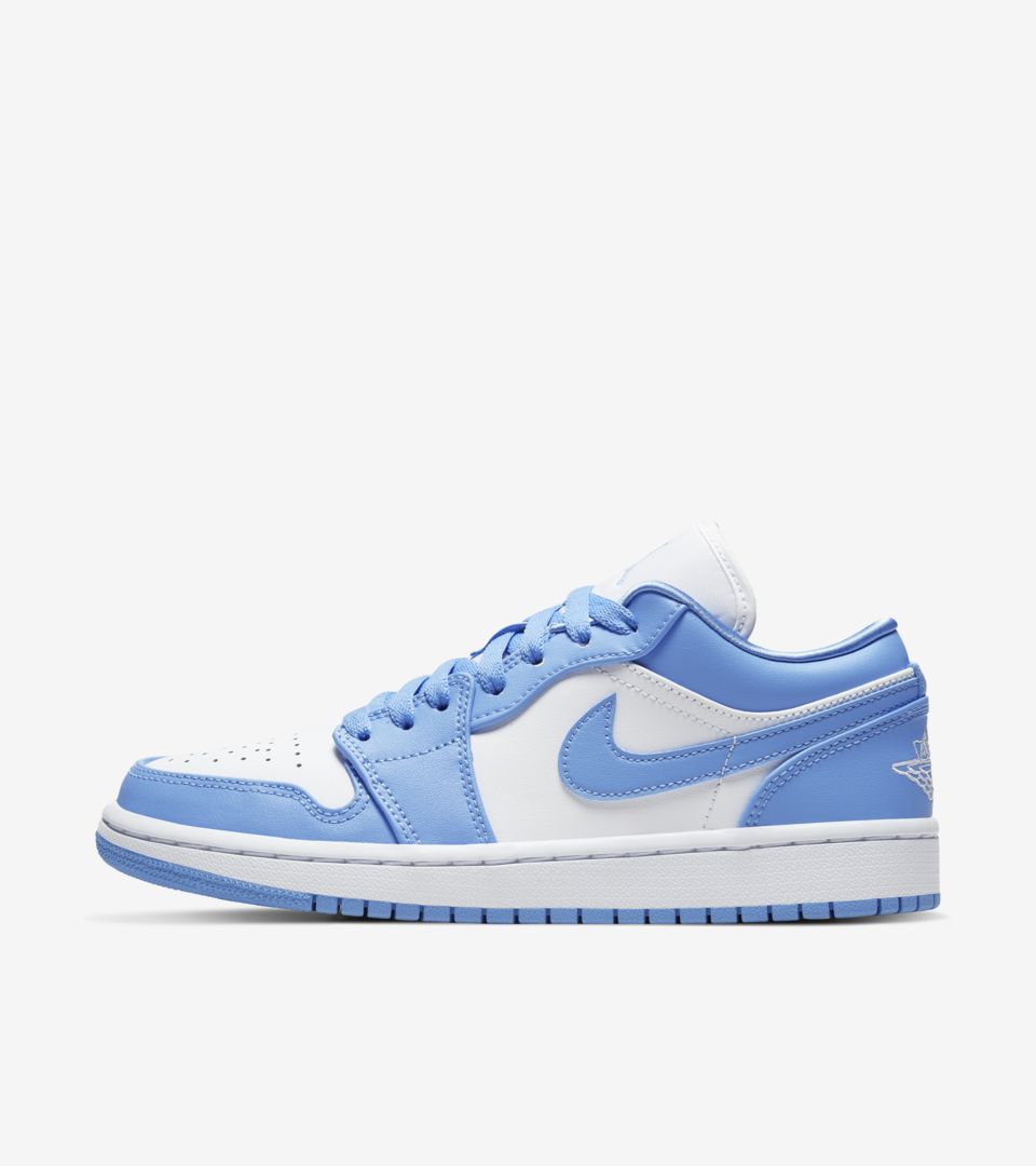 【NIKE公式】レディース エア ジョーダン 1 LOW 'University Blue' (AO9944-441 / WOMEN'S AJ 1  LOW)