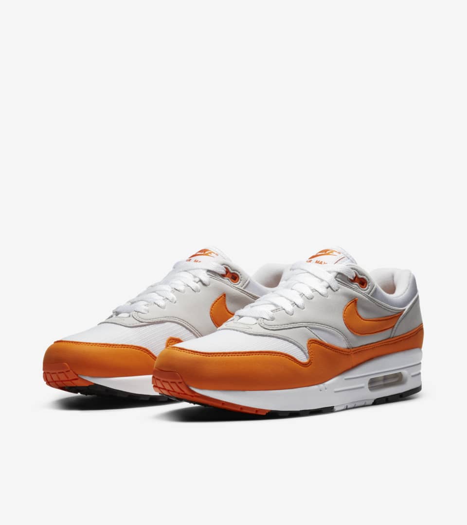orange nike air max