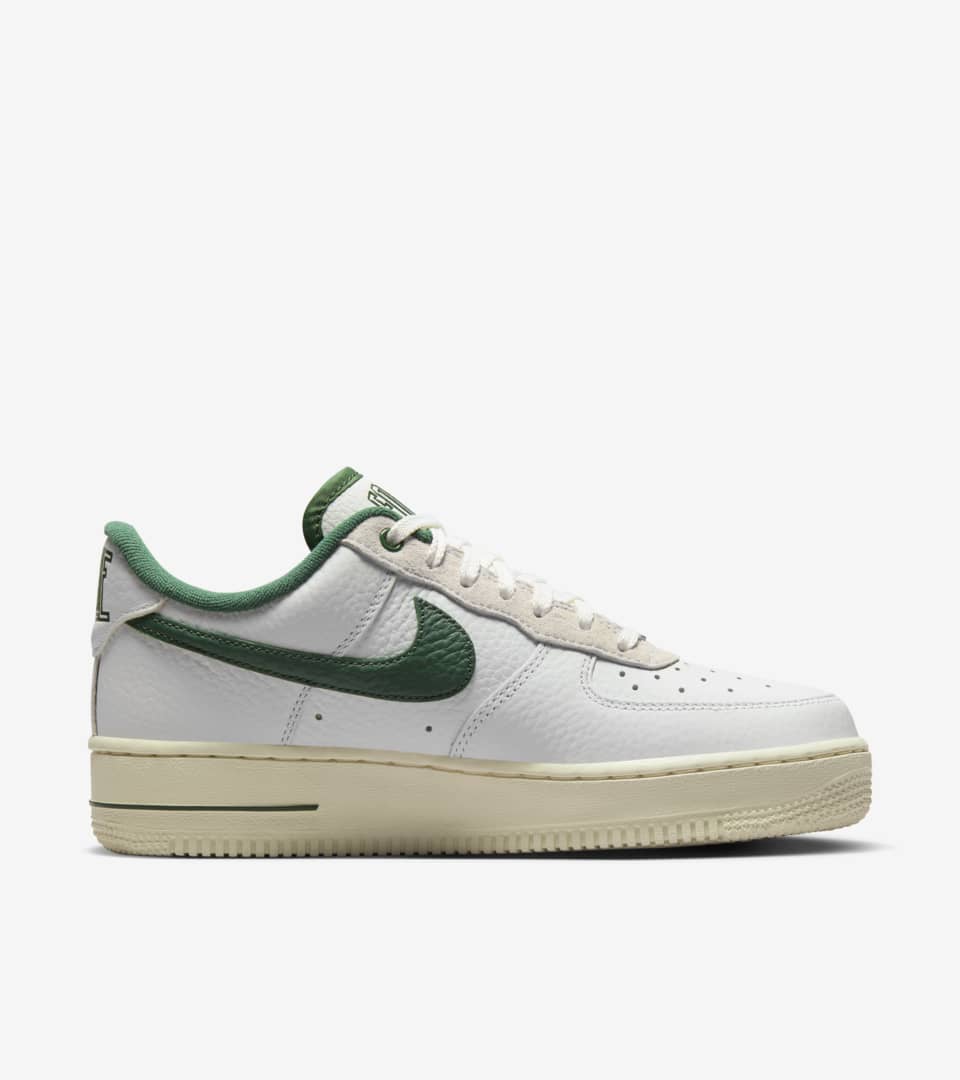 Nike Air Force 1 07 LX