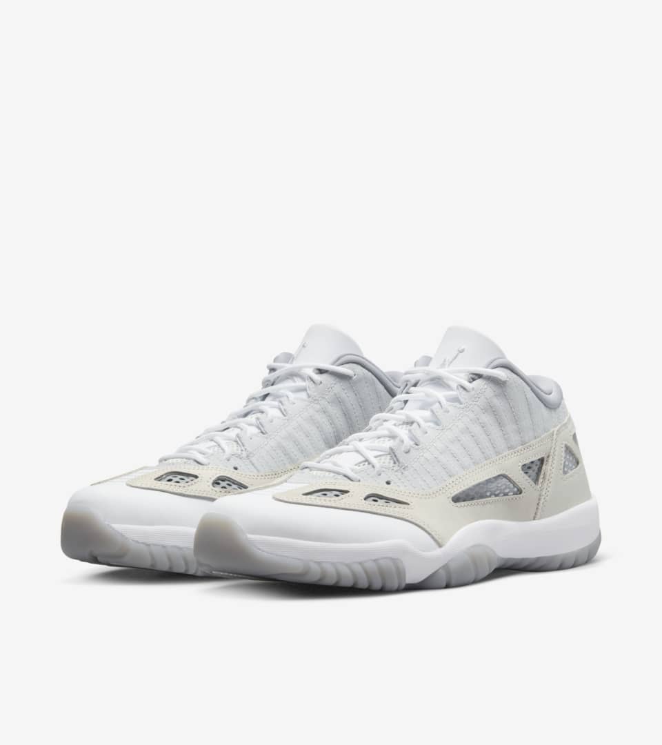NIKE公式】エア ジョーダン 11 LOW IE 'Light Orewood Brown' (919712 