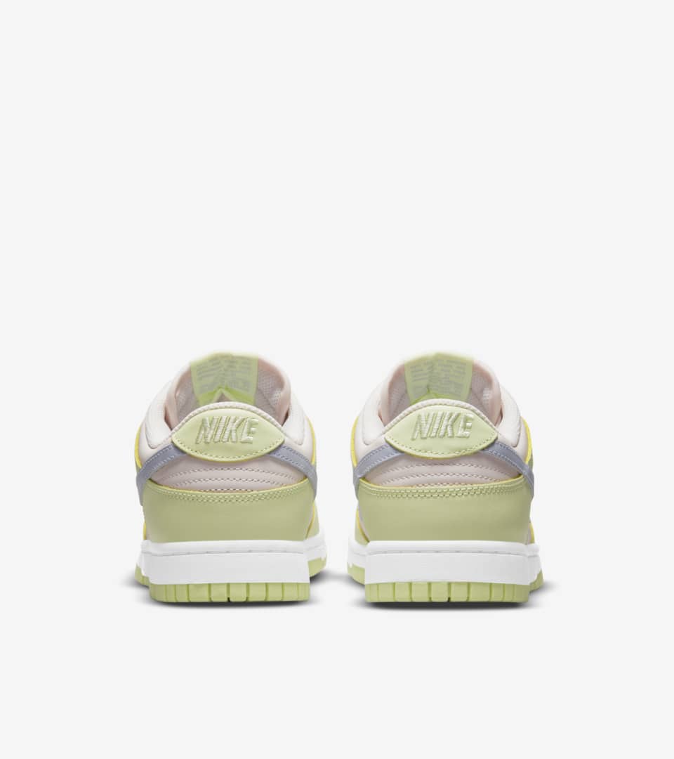 light pink nike dunks