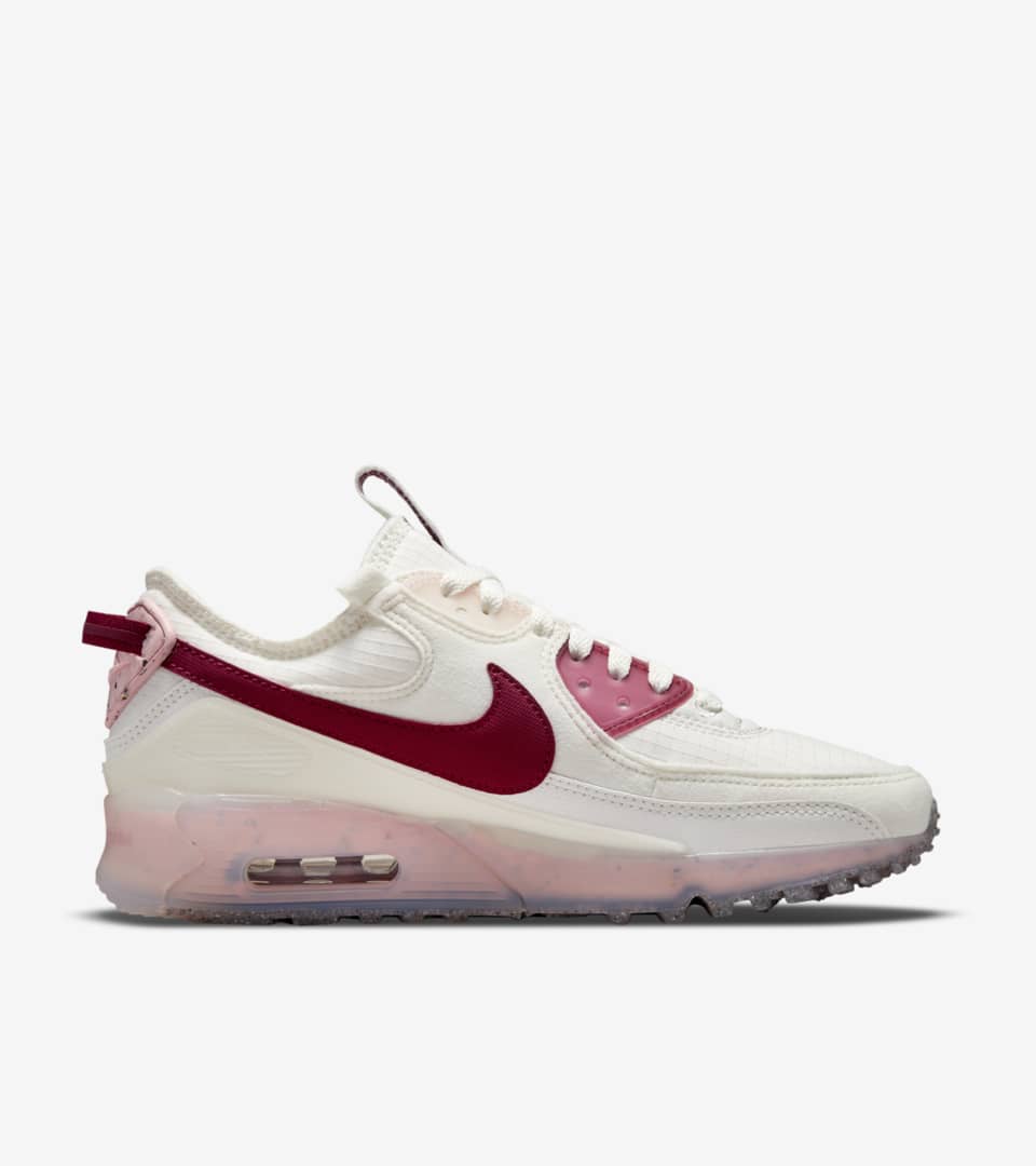 Women's Air Max Terrascape 90 'Summit White and Pomegranate' (DC9450–100)  Release Date. Nike SNKRS VN