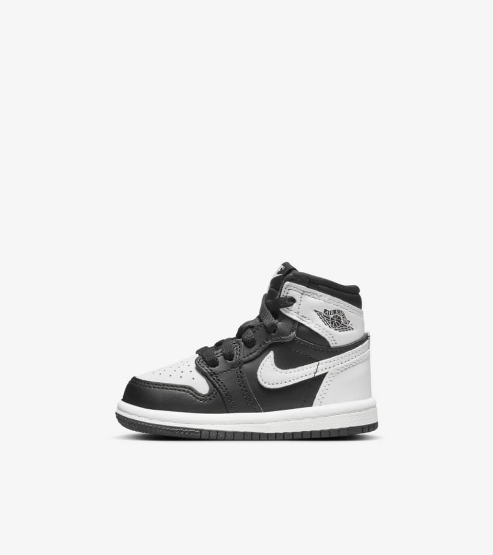 Jordan 1 black hot sale and white mid